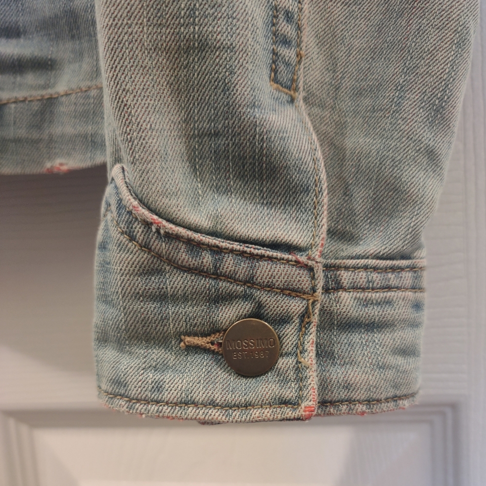 Cropped Denim Trucker Jacket - Washed Denim Blue  - Women's Size XL - XXL - Picture 4 of 12